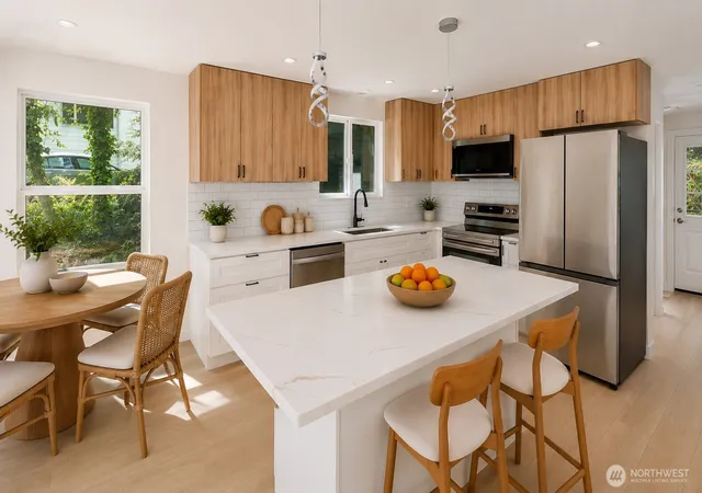 Photo 3 of Single family home for sale at 7605 NE Hidden Cvs Rd, Bainbridge Island, WA 98110 | MLS# NWM2547090 | Listing updated on 2026-09-30