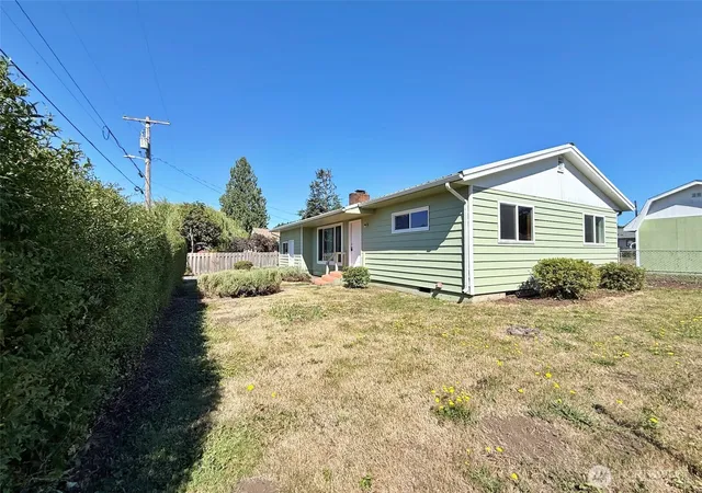Photo 3 of Single family home for sale at 124 Hope St, Mossyrock, WA 98564 | MLS# NWM2547091 | Listing updated on 2026-09-26