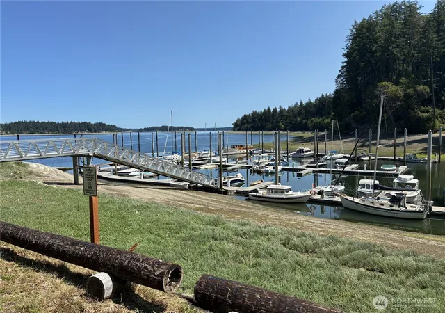 Photo 2 of Single family home for sale at 150 E Barnacle Blvd, Shelton, WA 98584 | MLS# NWM2547277 | Listing updated on 2026-09-22