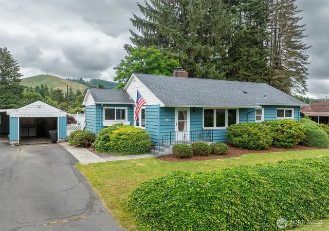 Photo 3 of Single family home for sale at 716 Woodard Ave Ne, Castle Rock, WA 98611 | MLS# NWM2547424 | Listing updated on 2026-09-30
