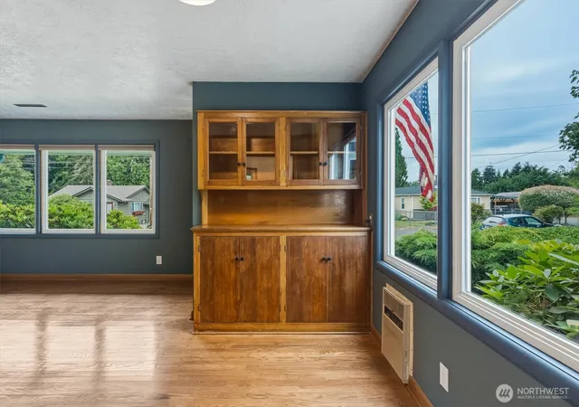 Photo 4 of Single family home for sale at 716 Woodard Ave NE, Castle Rock, WA 98611 | MLS# NWM2547424 | Listing updated on 2026-09-30