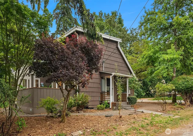 Photo 3 of Sale Pending at 14634 Bethel Ln Sw, Vashon, WA 98070 | MLS# NWM2547462 | Listing updated on 2026-09-18