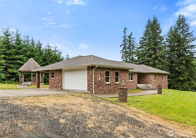 Photo 3 of Single family home for sale at 251 John Rd, Chehalis, WA 98532 | MLS# NWM2547494 | Listing updated on 2026-10-01