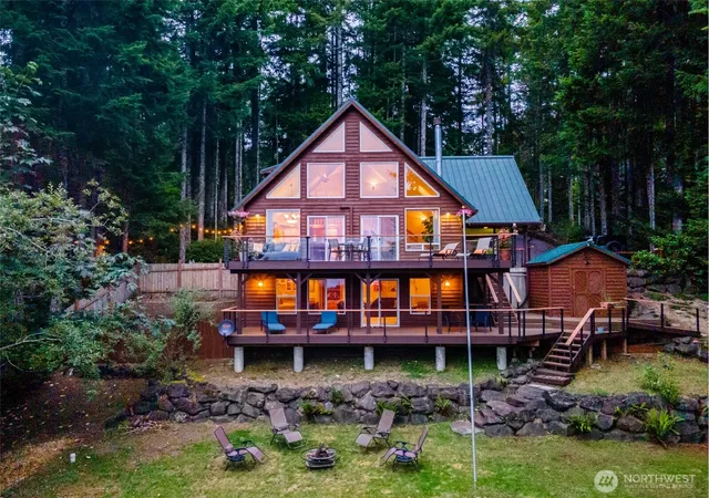 Photo 1 of Single family home for sale at 40 N Beaver Pl S, Hoodsport, WA 98548 | MLS# NWM2547495 | Listing updated on 2026-09-25