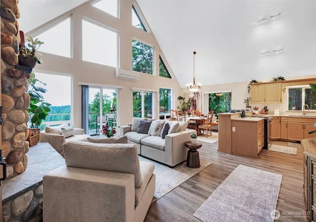 Photo 4 of Single family home for sale at 40 N Beaver Pl S, Hoodsport, WA 98548 | MLS# NWM2547495 | Listing updated on 2026-09-25