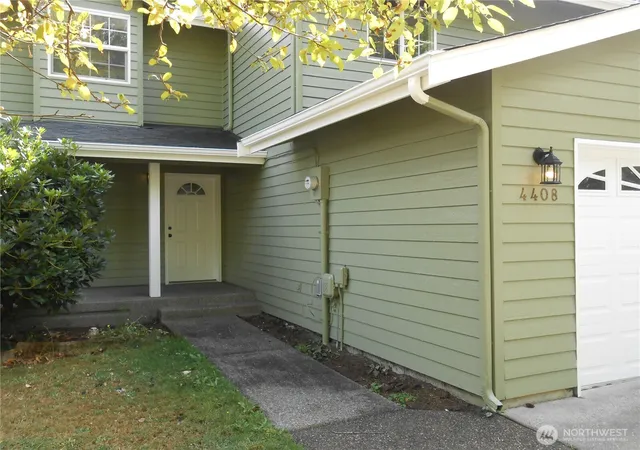 Photo 3 of Sale Pending at 4410 Quail Dr SE, Lacey, WA 98503 | MLS# NWM2547510 | Listing updated on 2026-09-29
