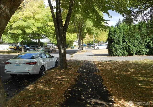 Photo 4 of Sale Pending at 4410 Quail Dr SE, Lacey, WA 98503 | MLS# NWM2547510 | Listing updated on 2026-09-29