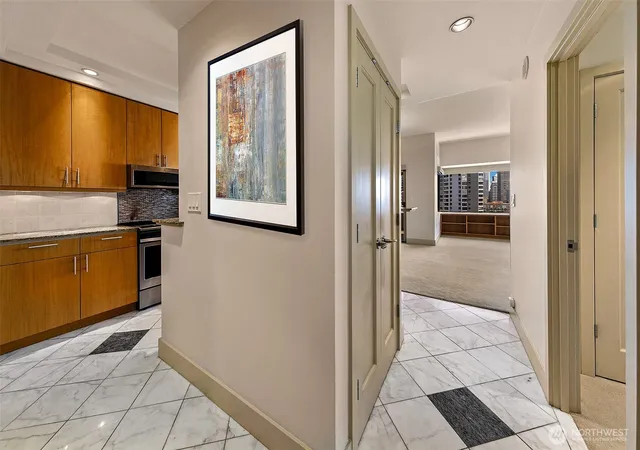 Photo 3 of Condo for sale at 2821 2nd Avenue #1005, Seattle, WA 98121 | MLS# NWM2547693 | Listing updated on 2026-09-22