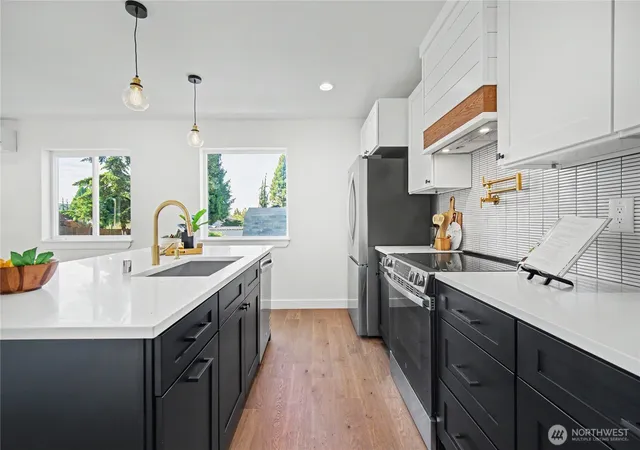 Photo 3 of Single family home for sale at 5610 Rockefeller Ave #3, Everett, WA 98203 | MLS# NWM2547822 | Listing updated on 2026-09-23