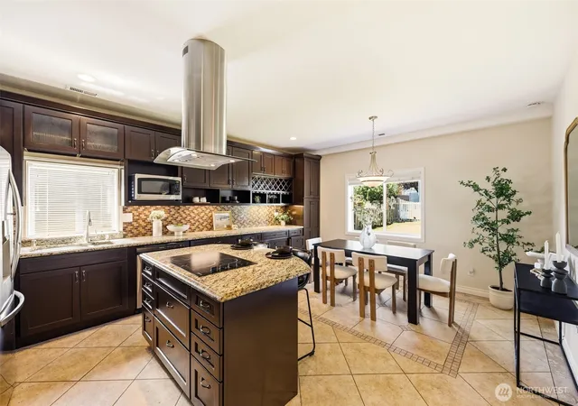 Photo 4 of Sale Pending at 10032 30th Avenue SW, Seattle, WA 98146 | MLS# NWM2547828 | Listing updated on 2026-09-25