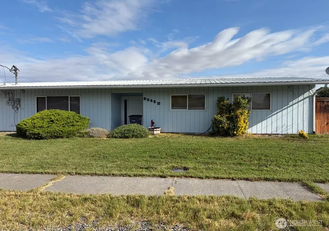 Photo 1 of Single family home for sale at 9042 Forrestal Ln #B, Moses Lake, WA 98837 | MLS# NWM2547851 | Listing updated on 2026-10-12