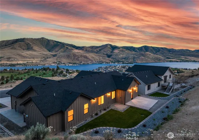 Single family home for sale at 922 Long Dr, Chelan, WA 98816 | MLS# NWM2547955 | Listing updated on 2026-09-22