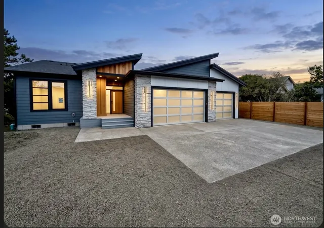 Photo 2 of Single family home for sale at 887 Texmar Ave Sw, Ocean Shores, WA 98569 | MLS# NWM2548028 | Listing updated on 2026-09-28