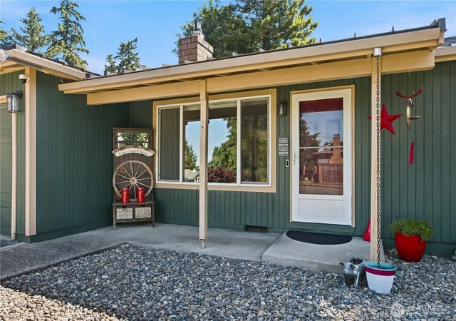 Photo 3 of Sale Pending at 28504 23rd Avenue S, Federal Way, WA 98003 | MLS# NWM2548032 | Listing updated on 2026-09-25