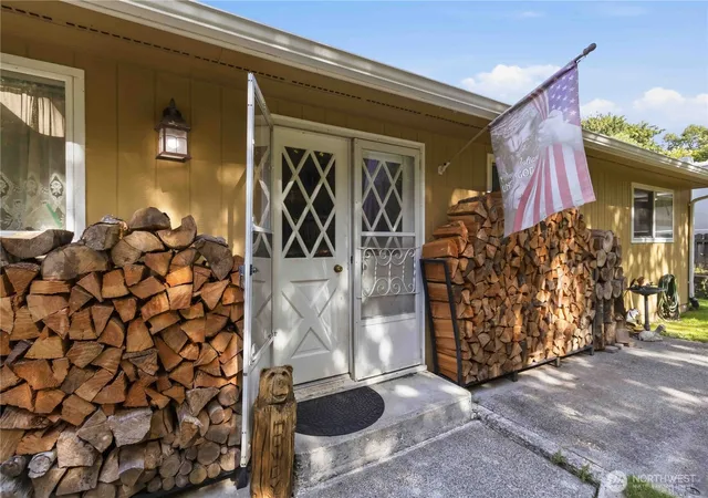 Photo 4 of Single family home for sale at 109 Alpha Dr, Longview, WA 98632 | MLS# NWM2548104 | Listing updated on 2026-09-22