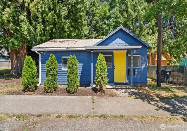 Photo 2 of Single family home for sale at 1814 Garfield Ave Nw, Olympia, WA 98502 | MLS# NWM2548166 | Listing updated on 2026-10-02
