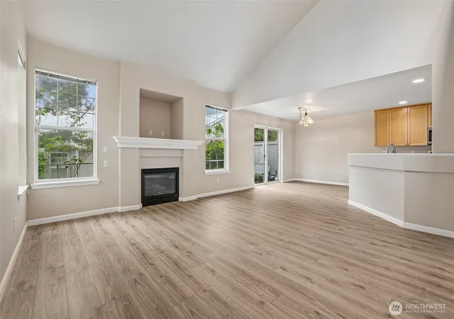 Photo 4 of Townhouse for sale at 19107 110th Place SE, Renton, WA 98055 | MLS# NWM2548173 | Listing updated on 2026-10-08