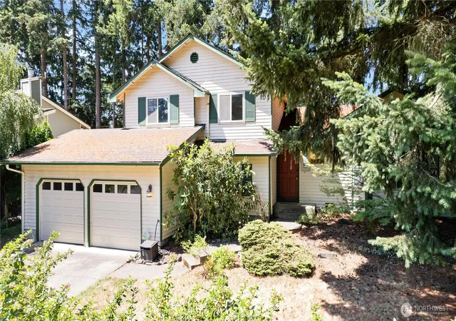 Photo 2 of Sale Pending at 36521 25th Avenue S, Federal Way, WA 98003 | MLS# NWM2548225 | Listing updated on 2026-09-30