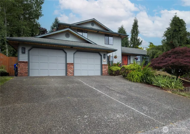 Photo 1 of Sale Pending at 8906 10th Drive Se, Everett, WA 98208 | MLS# NWM2548309 | Listing updated on 2026-09-25