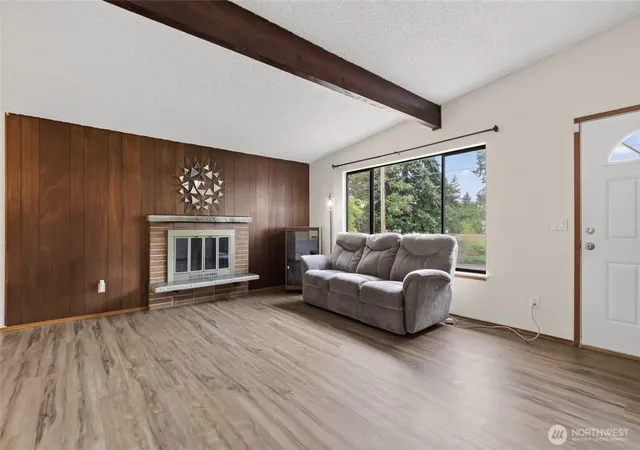 Photo 3 of Single family home for sale at 605 S 304th Street, Federal Way, WA 98003 | MLS# NWM2548410 | Listing updated on 2026-09-22