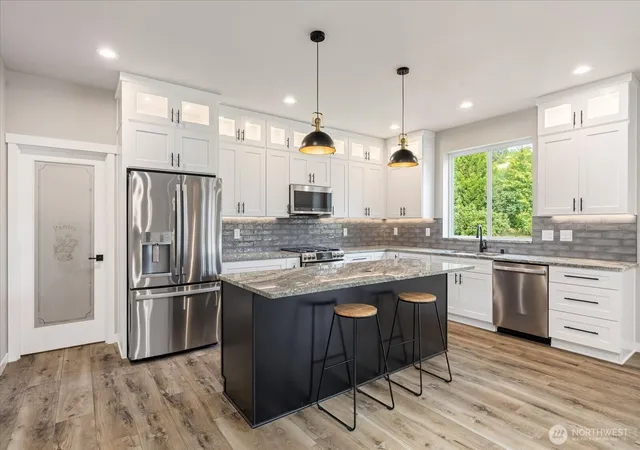 Photo 3 of Single family home for sale at 2427 Cambridge Ct, Langley, WA 98260 | MLS# NWM2548482 | Listing updated on 2026-09-22