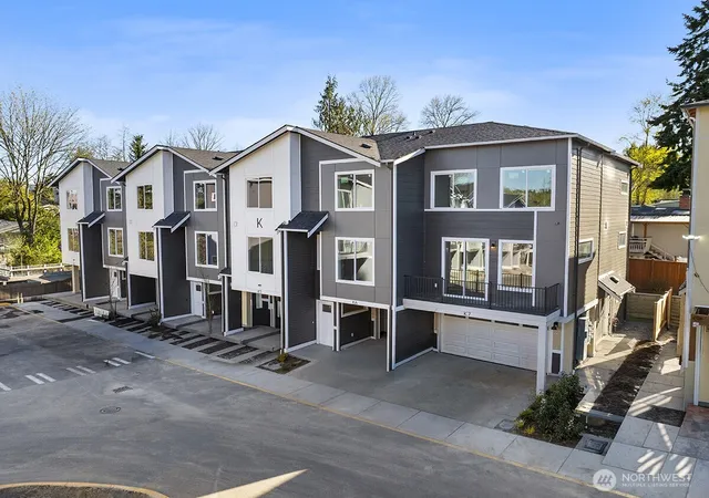 Photo 3 of Townhouse for sale at 16823 Alder Way #K5, Lynnwood, WA 98037 | MLS# NWM2548531 | Listing updated on 2026-09-29