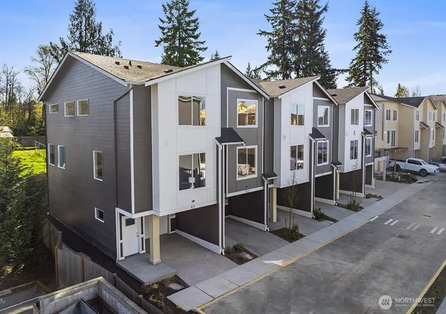 Photo 3 of Townhouse for sale at 16823 Alder Way #K5, Lynnwood, WA 98037 | MLS# NWM2548531 | Listing updated on 2026-09-29