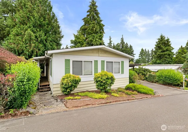 Photo 2 of Manufactured home for sale at 9314 Canyon Rd #54, Puyallup, WA 98371 | MLS# NWM2548762 | Listing updated on 2026-09-24