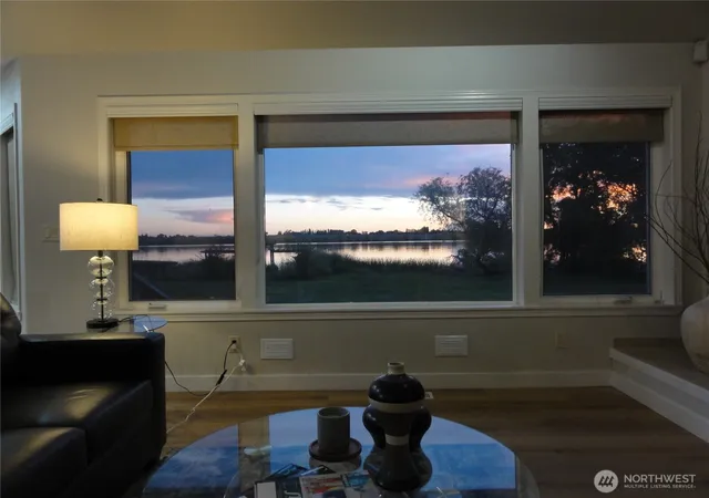 Photo 4 of Single family home for sale at 3862 Shorecrest Dr NE, Moses Lake, WA 98837 | MLS# NWM2548877 | Listing updated on 2026-09-22