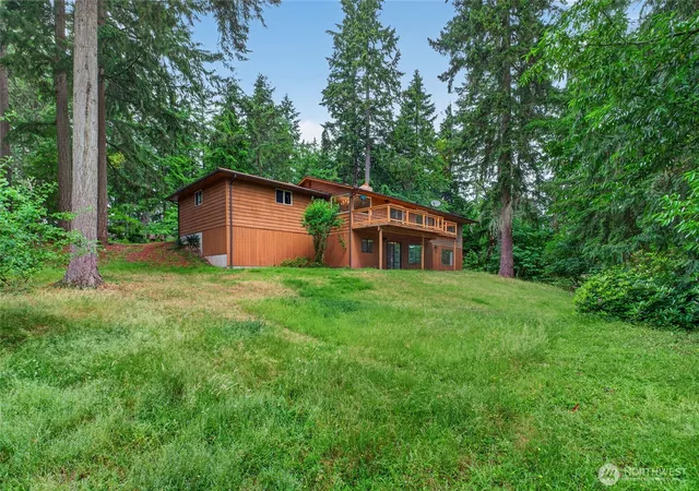 Photo 3 of Single family home for sale at 10511 Moller Dr Nw, Gig Harbor, WA 98332 | MLS# NWM2548997 | Listing updated on 2026-09-22