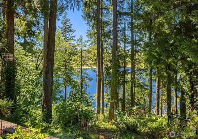 Photo 2 of Sale Pending at 18603 E Spring Lake Dr Se, Renton, WA 98058 | MLS# NWM2549105 | Listing updated on 2026-09-21