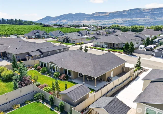 Photo 3 of Single family home for sale at 2637 7th Street SE, East Wenatchee, WA 98802 | MLS# NWM2549181 | Listing updated on 2026-09-22