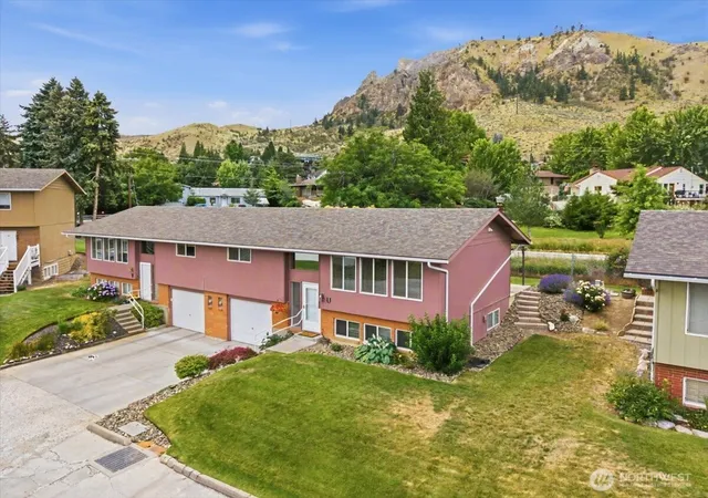 Photo 1 of Condo for sale at 1100 Vista Pl #U, Wenatchee, WA 98801 | MLS# NWM2549187 | Listing updated on 2026-09-30