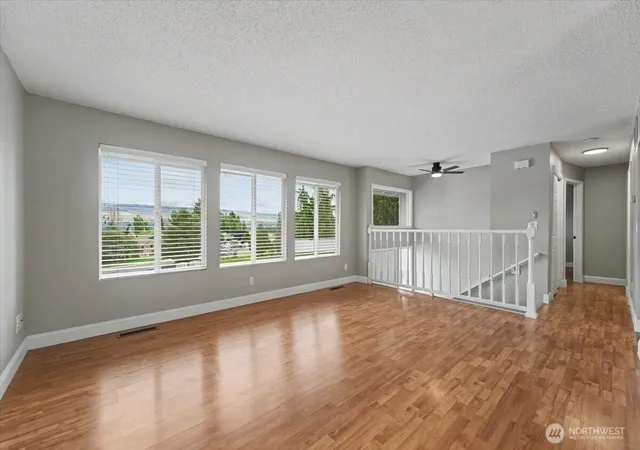 Photo 3 of Condo for sale at 1100 Vista Pl #U, Wenatchee, WA 98801 | MLS# NWM2549187 | Listing updated on 2026-09-30