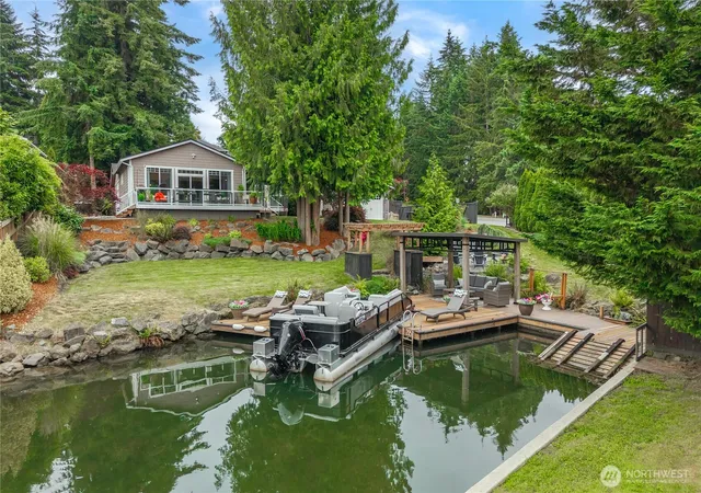 Photo 1 of Single family home for sale at 5129 W Tapps Dr E, Lake Tapps, WA 98391 | MLS# NWM2549214 | Listing updated on 2026-09-26