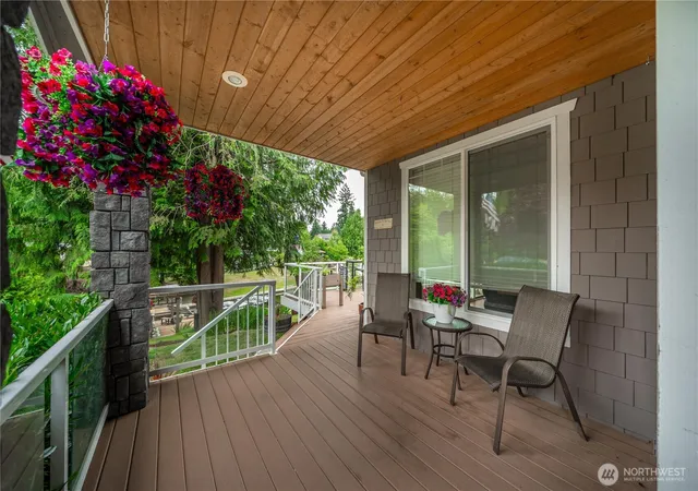 Photo 3 of Single family home for sale at 5129 W Tapps Dr E, Lake Tapps, WA 98391 | MLS# NWM2549214 | Listing updated on 2026-09-26