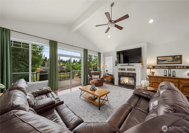 Photo 4 of Single family home for sale at 5129 W Tapps Dr E, Lake Tapps, WA 98391 | MLS# NWM2549214 | Listing updated on 2026-09-26