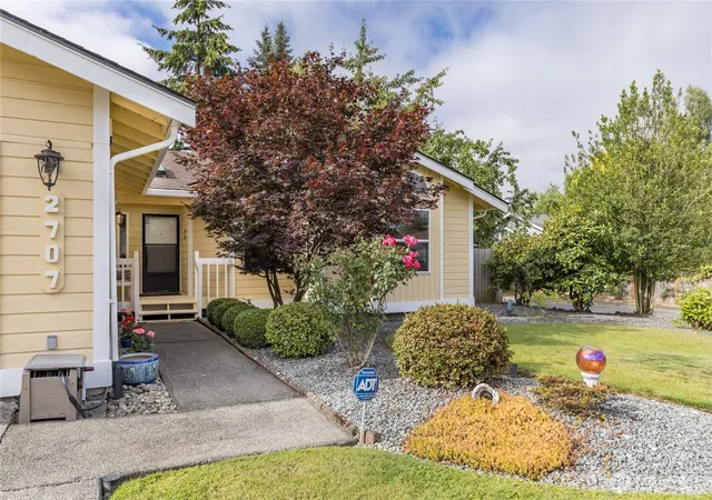 Photo 1 of Single family home for sale at 2707 S 366th Place, Federal Way, WA 98003 | MLS# NWM2549325 | Listing updated on 2026-09-23