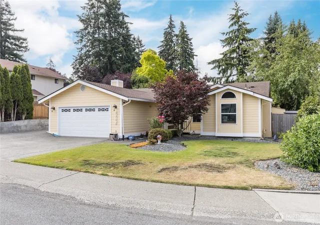 Photo 2 of Single family home for sale at 2707 S 366th Place, Federal Way, WA 98003 | MLS# NWM2549325 | Listing updated on 2026-09-23