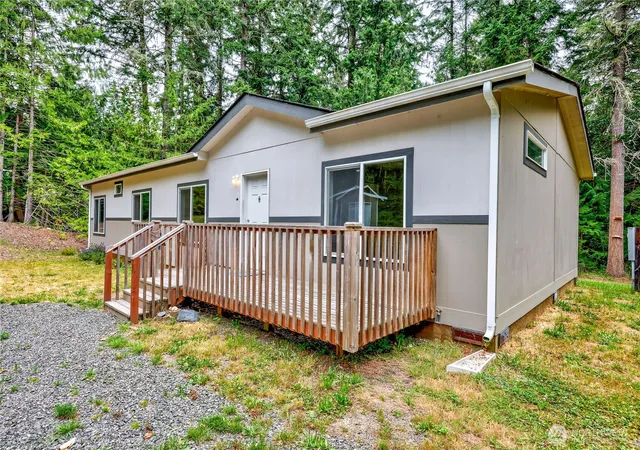 Photo 4 of Manufactured home for sale at 18142 NE Diamond Dr, Poulsbo, WA 98370 | MLS# NWM2549341 | Listing updated on 2026-10-01