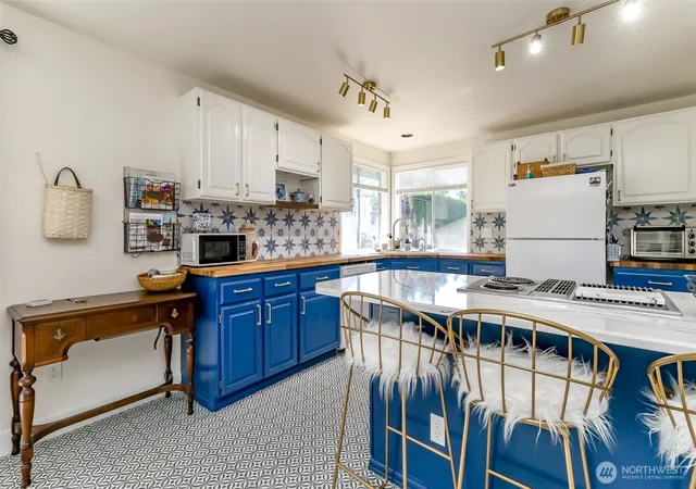 Photo 2 of Single family home for sale at 5531 Beverly Ave Ne, Tacoma, WA 98422 | MLS# NWM2549410 | Listing updated on 2026-09-22