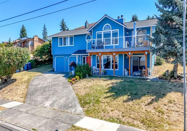 Photo 3 of Single family home for sale at 5531 Beverly Ave Ne, Tacoma, WA 98422 | MLS# NWM2549410 | Listing updated on 2026-09-22