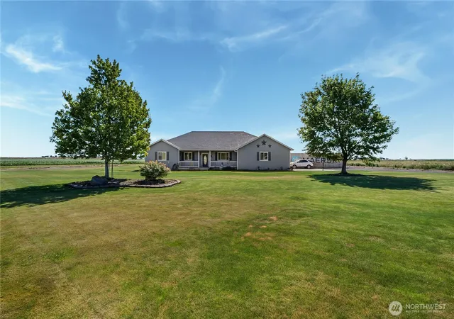 Photo 4 of Single family home for sale at 12294 Rd 95 NE, Moses Lake, WA 98837 | MLS# NWM2549499 | Listing updated on 2026-10-02