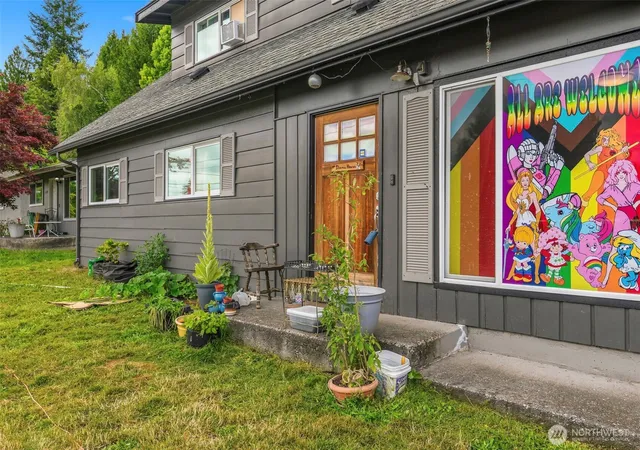 Photo 3 of Single family home for sale at 2411 Burcham St, Kelso, WA 98626 | MLS# NWM2549643 | Listing updated on 2026-10-02