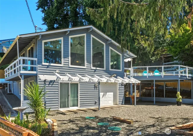 Photo 2 of Sale Pending at 10138 Steamboat Is Rd Nw, Olympia, WA 98502 | MLS# NWM2549776 | Listing updated on 2026-09-25