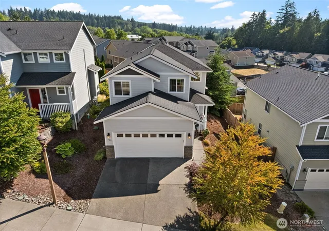 Photo 3 of Single family home for sale at 736 Freedom Ct Se, Port Orchard, WA 98366 | MLS# NWM2550036 | Listing updated on 2026-10-01