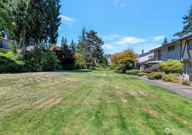 Photo 2 of Sale Pending at 17050 Northup Way #25, Bellevue, WA 98008 | MLS# NWM2550095 | Listing updated on 2026-09-30