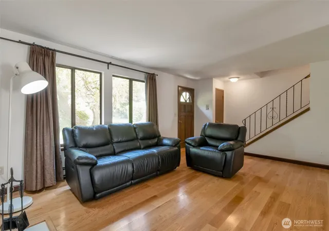 Photo 4 of Sale Pending at 17050 Northup Way #25, Bellevue, WA 98008 | MLS# NWM2550095 | Listing updated on 2026-09-30