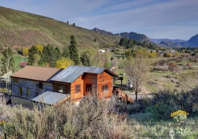 Photo 1 of Single family home for sale at 625 A/b Twisp Winthrop Eastside Rd, Winthrop, WA 98862 | MLS# NWM2550177 | Listing updated on 2026-09-22