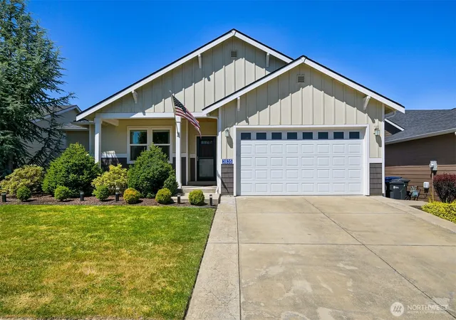 Photo 1 of Single family home for sale at 3835 Autumn Way, Mount Vernon, WA 98273 | MLS# NWM2550270 | Listing updated on 2026-09-22
